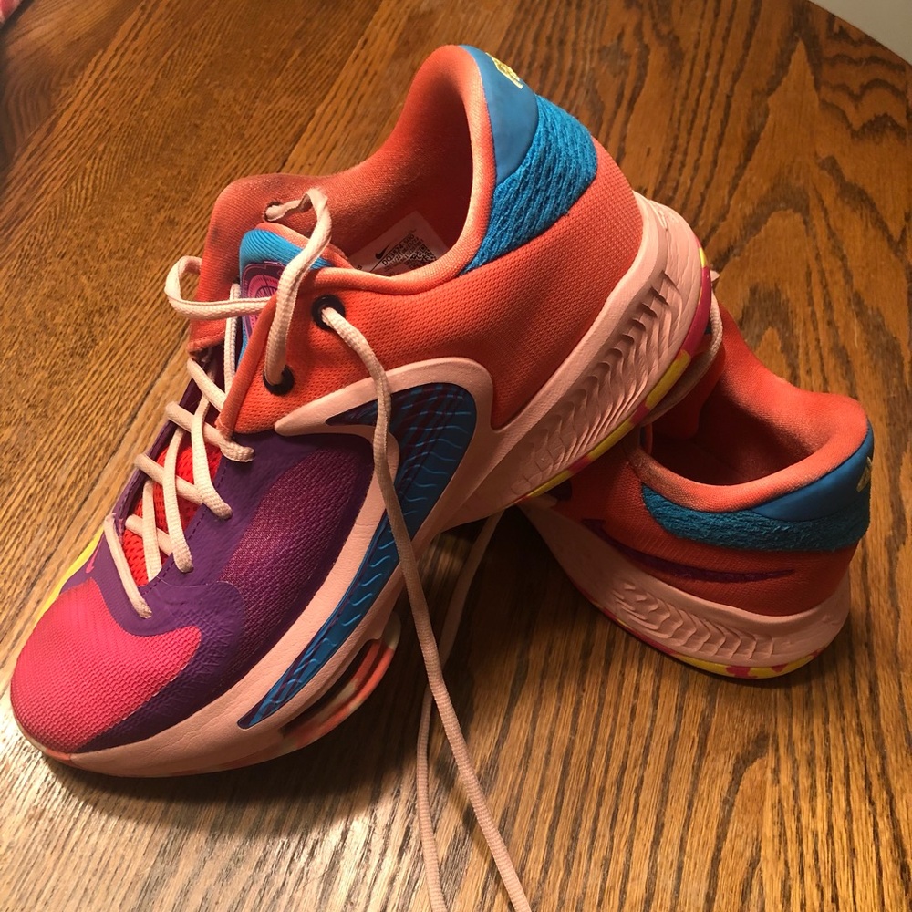 Nike Zoom Freak 4 size 9